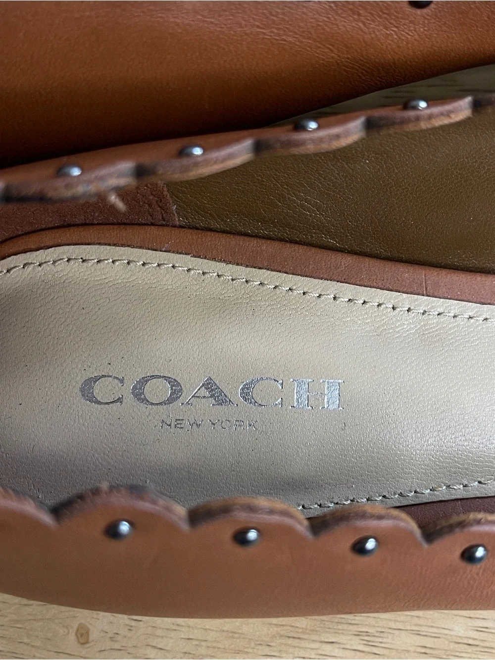 Coach Jill Scalloped Brown Studded Leather Pointed-Toe Flats Size 7.5 - Picture 11 of 12